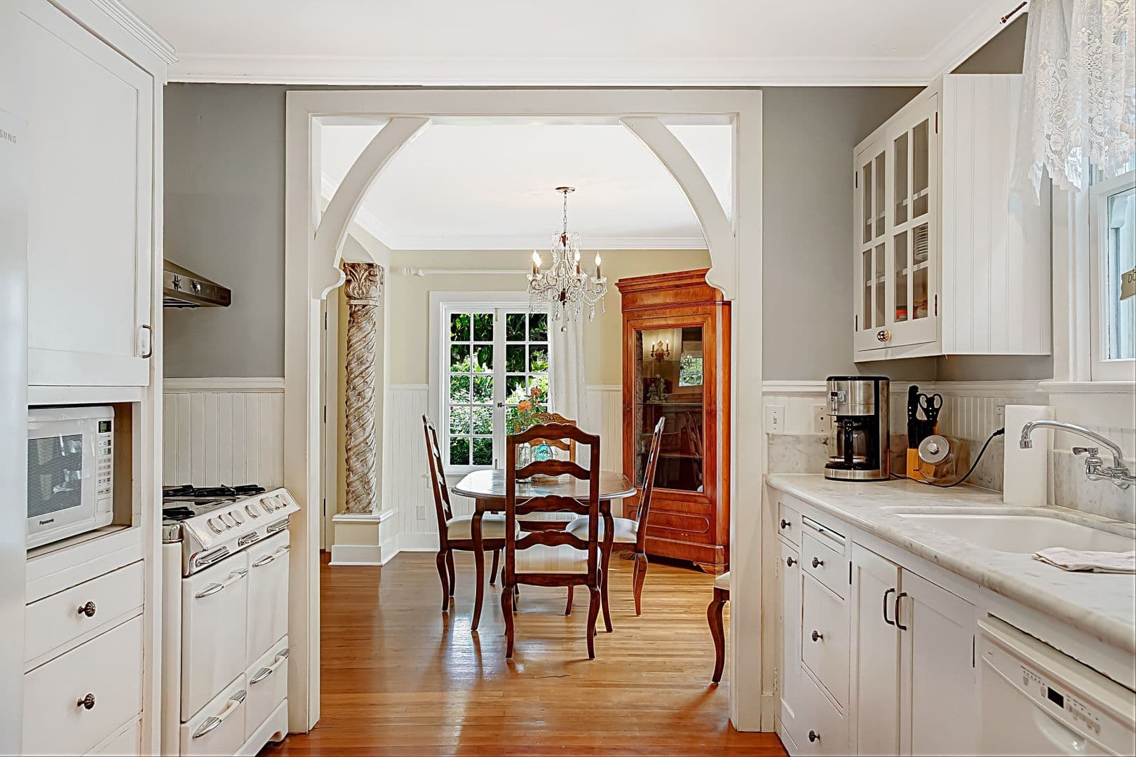 Santa Barbara House: 610 East Pedregosa Street