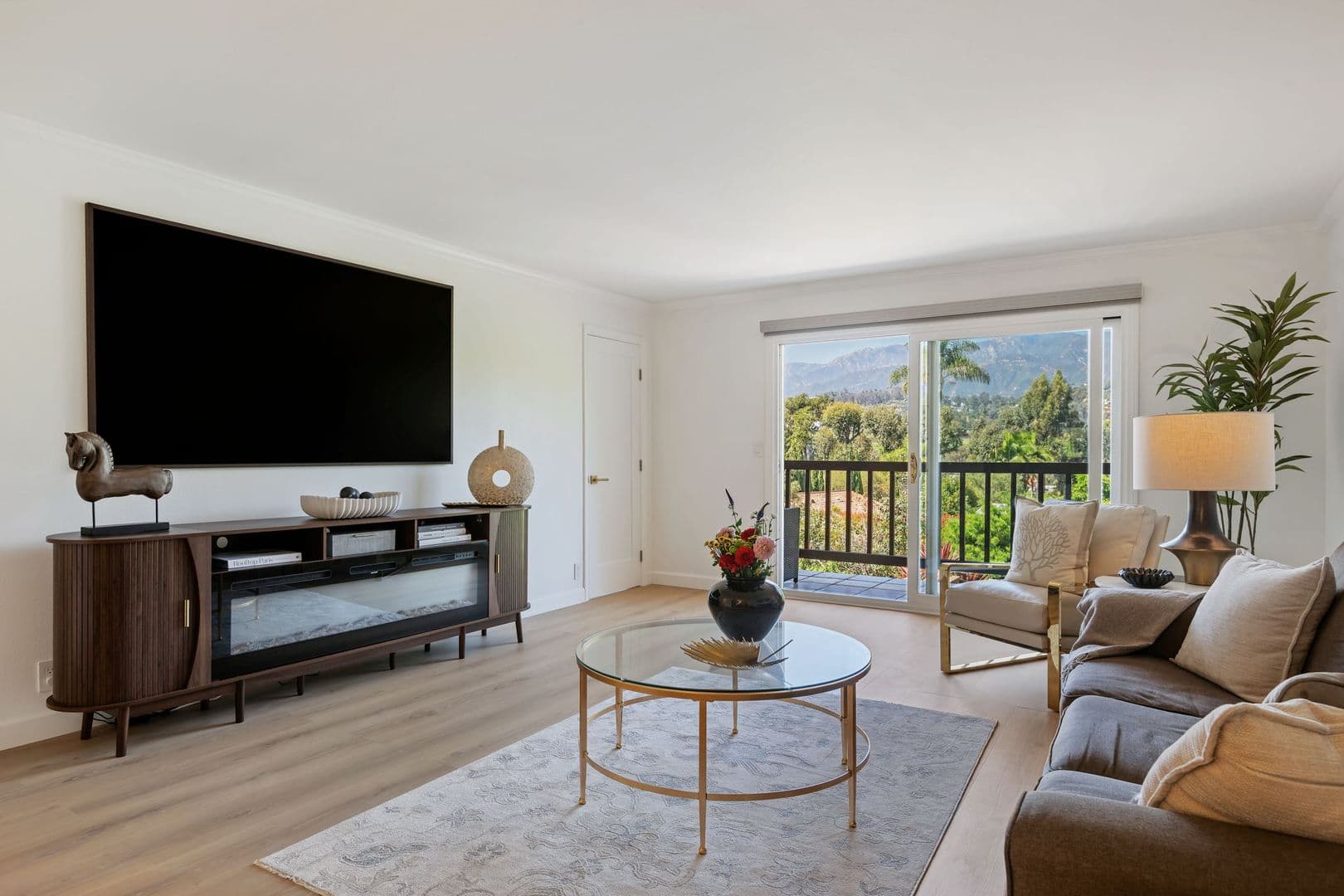 Montecito House: 1034 Fairway Road
