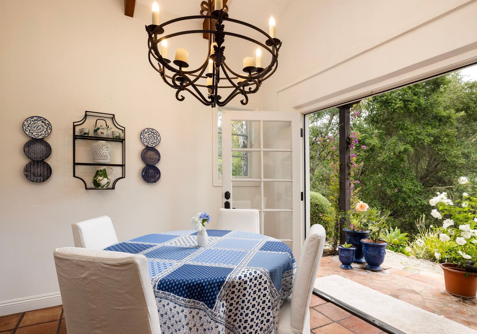 Montecito House: 655 Coyote Road