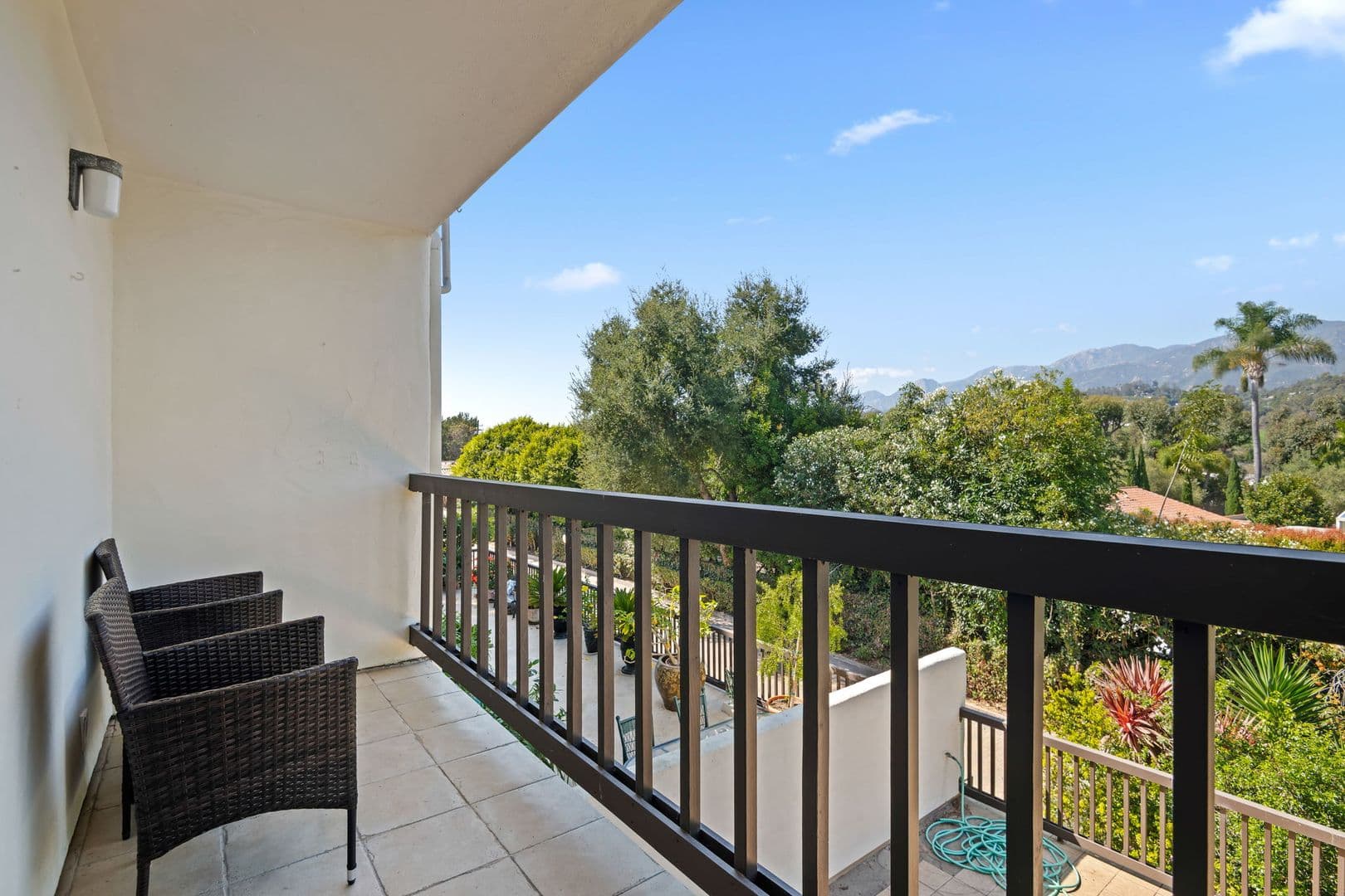 Montecito House: 1034 Fairway Road