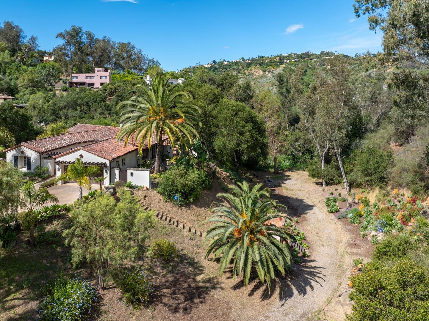 Montecito House: 655 Coyote Road