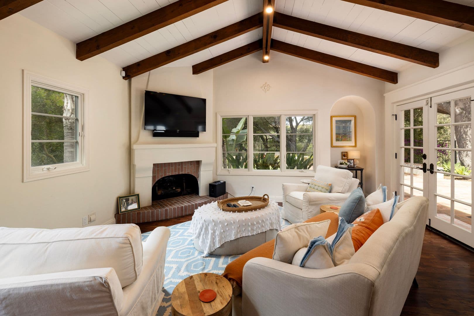Montecito House: 655 Coyote Road