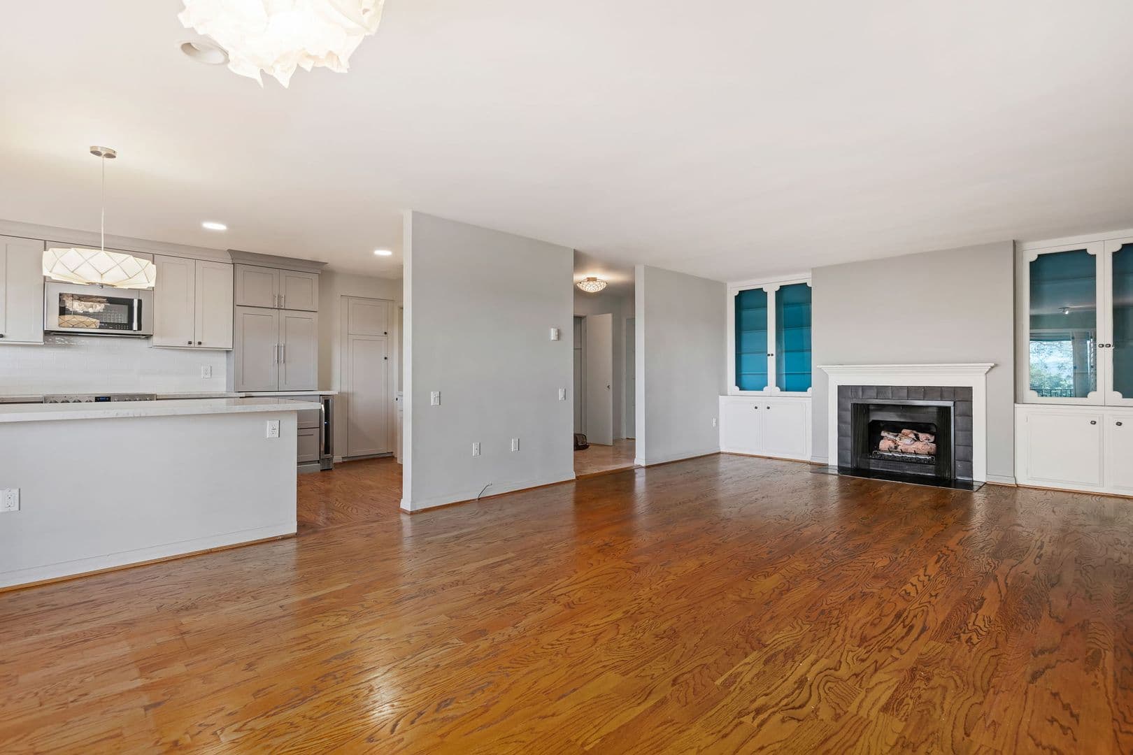 Santa Barbara House: 2525 State Street Unit 15