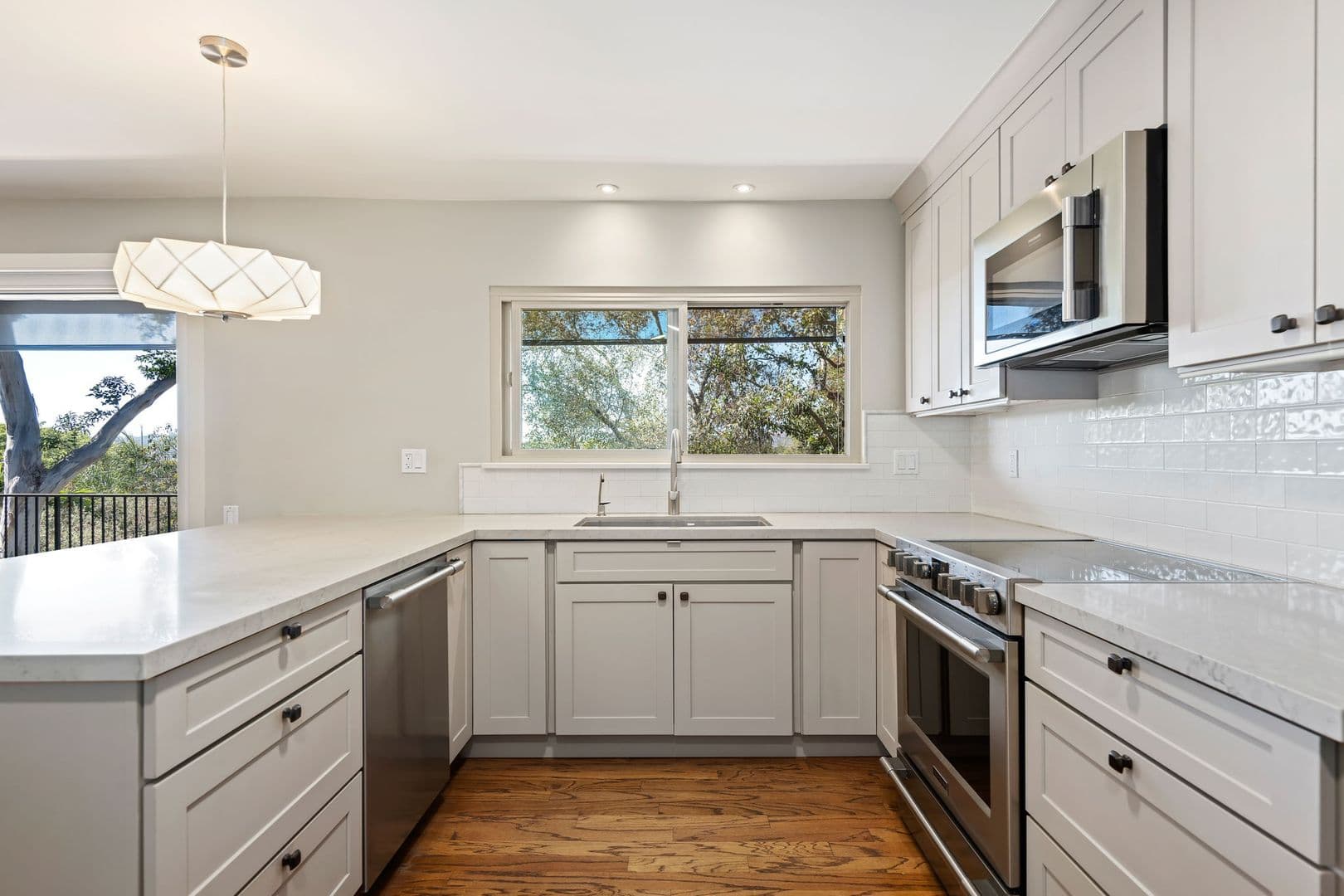 Santa Barbara House: 2525 State Street Unit 15