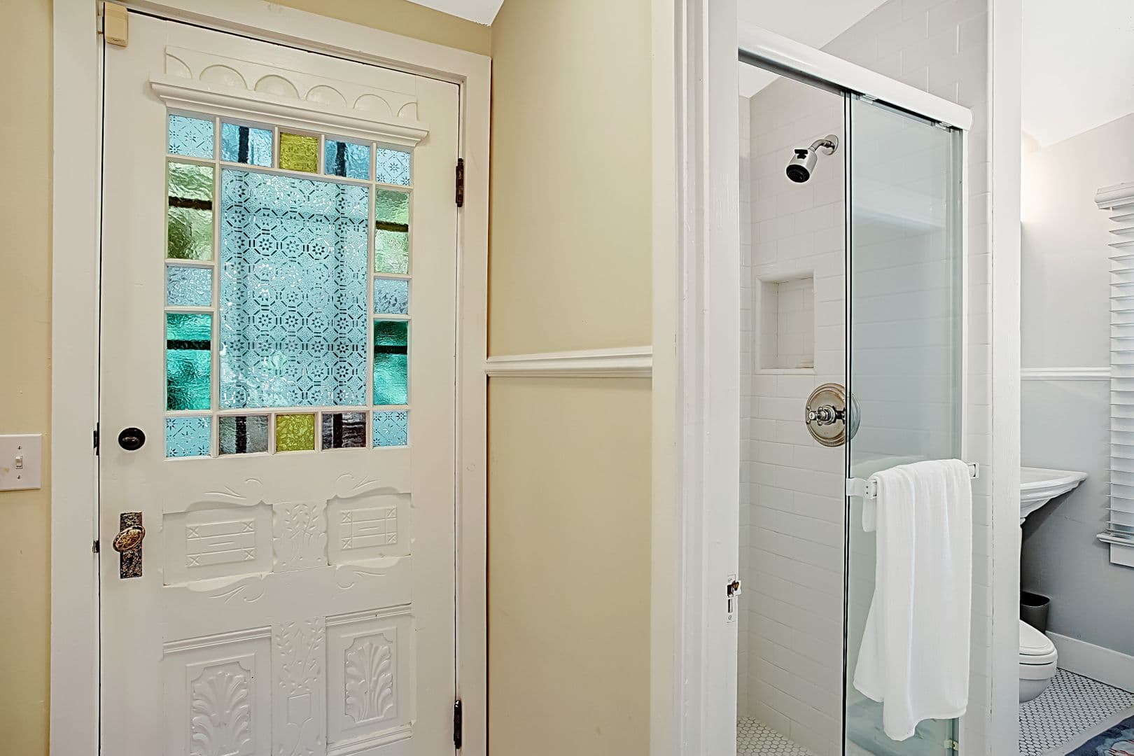 Santa Barbara House: 610 East Pedregosa Street