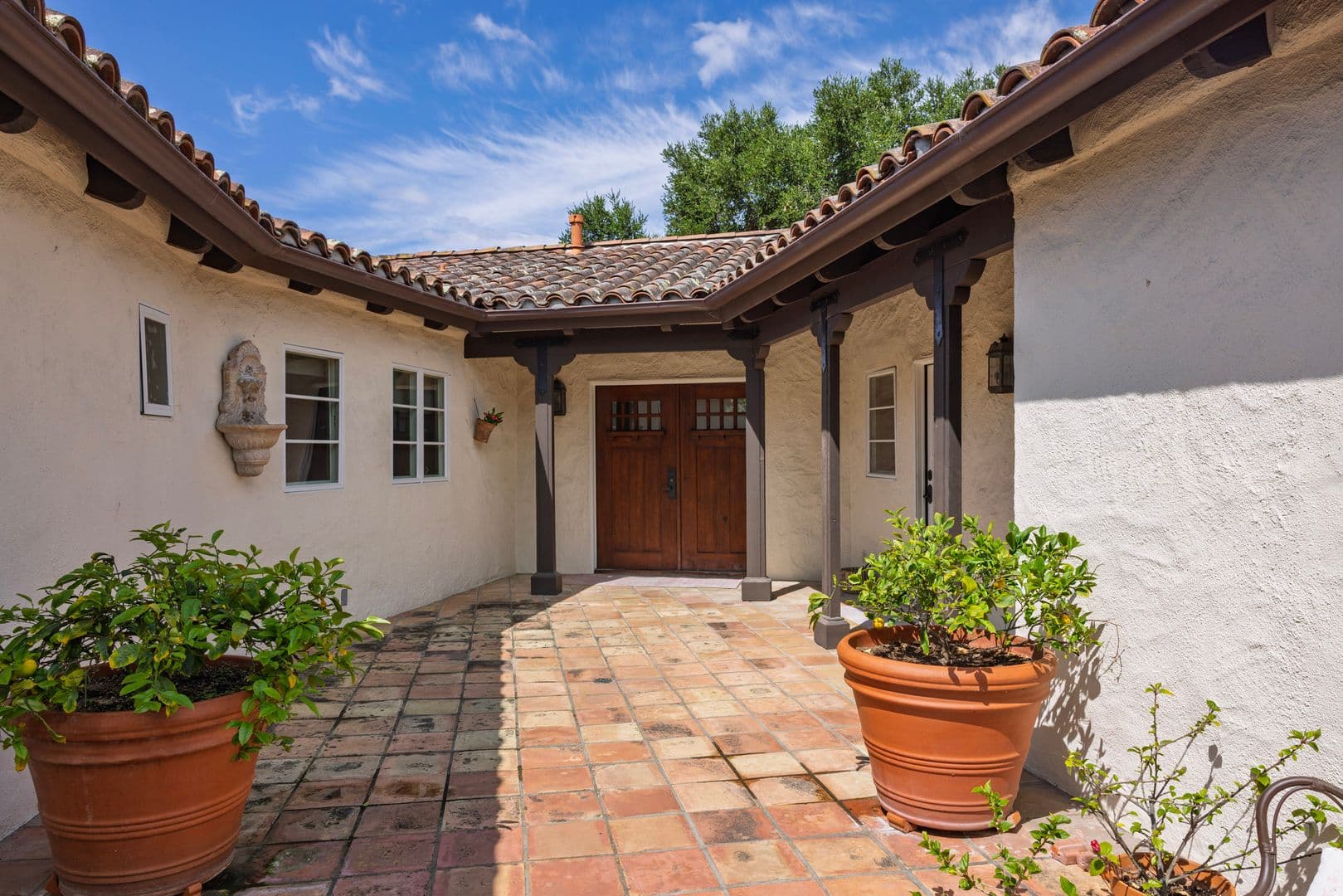 Montecito House: 655 Coyote Road