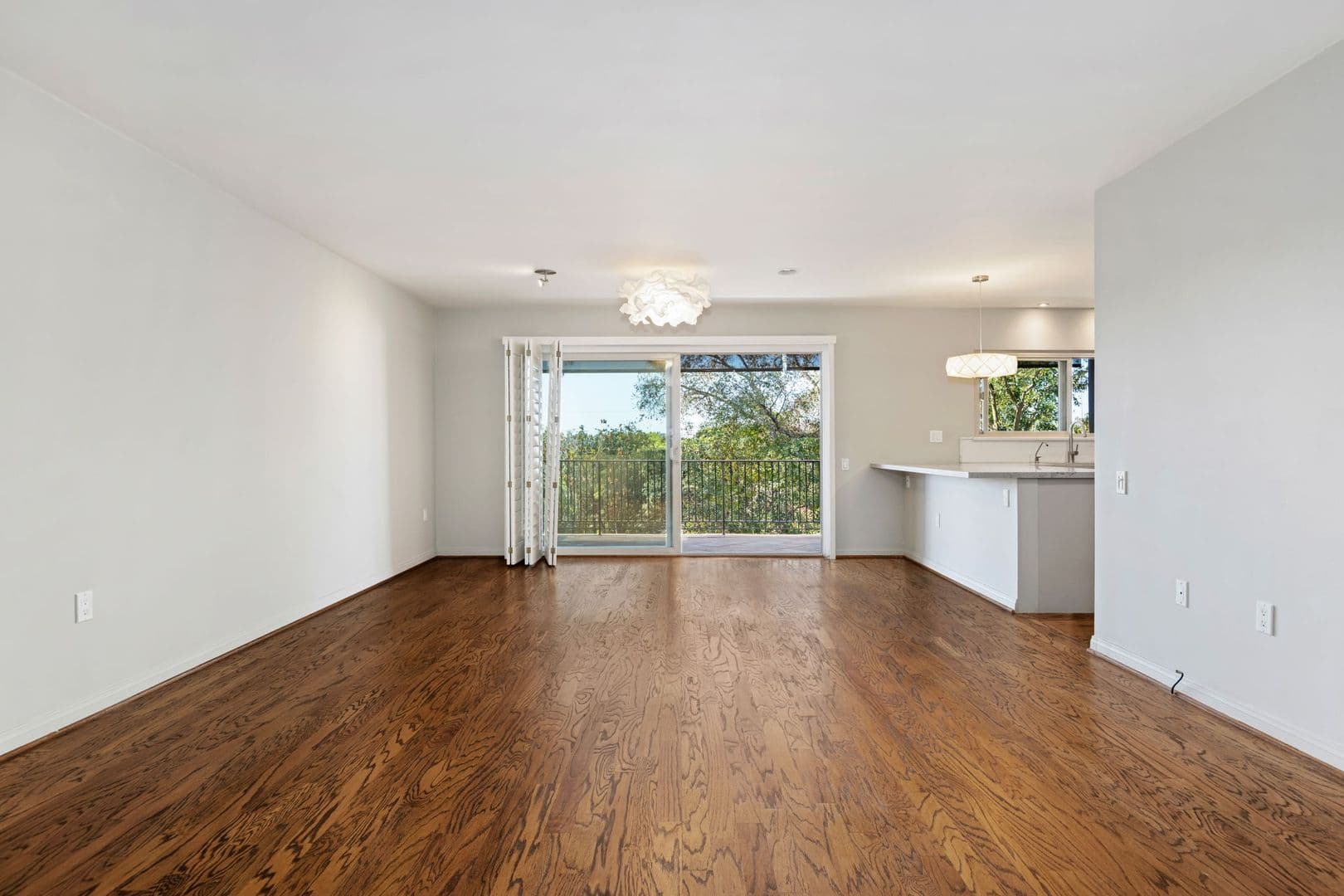 Santa Barbara House: 2525 State Street Unit 15