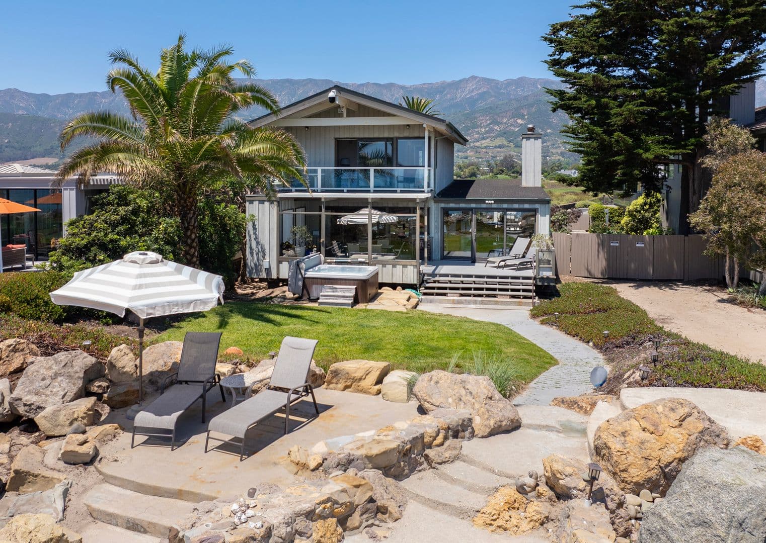 Carpinteria House: 4499 Del Mar Avenue