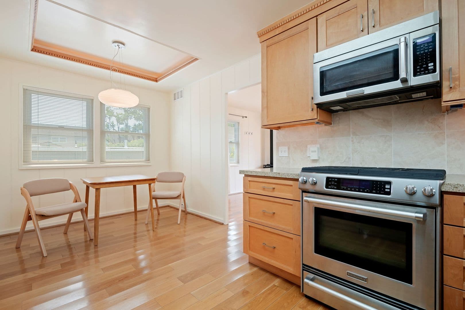 Santa Barbara House: 416 1/2 East Anapamu Street