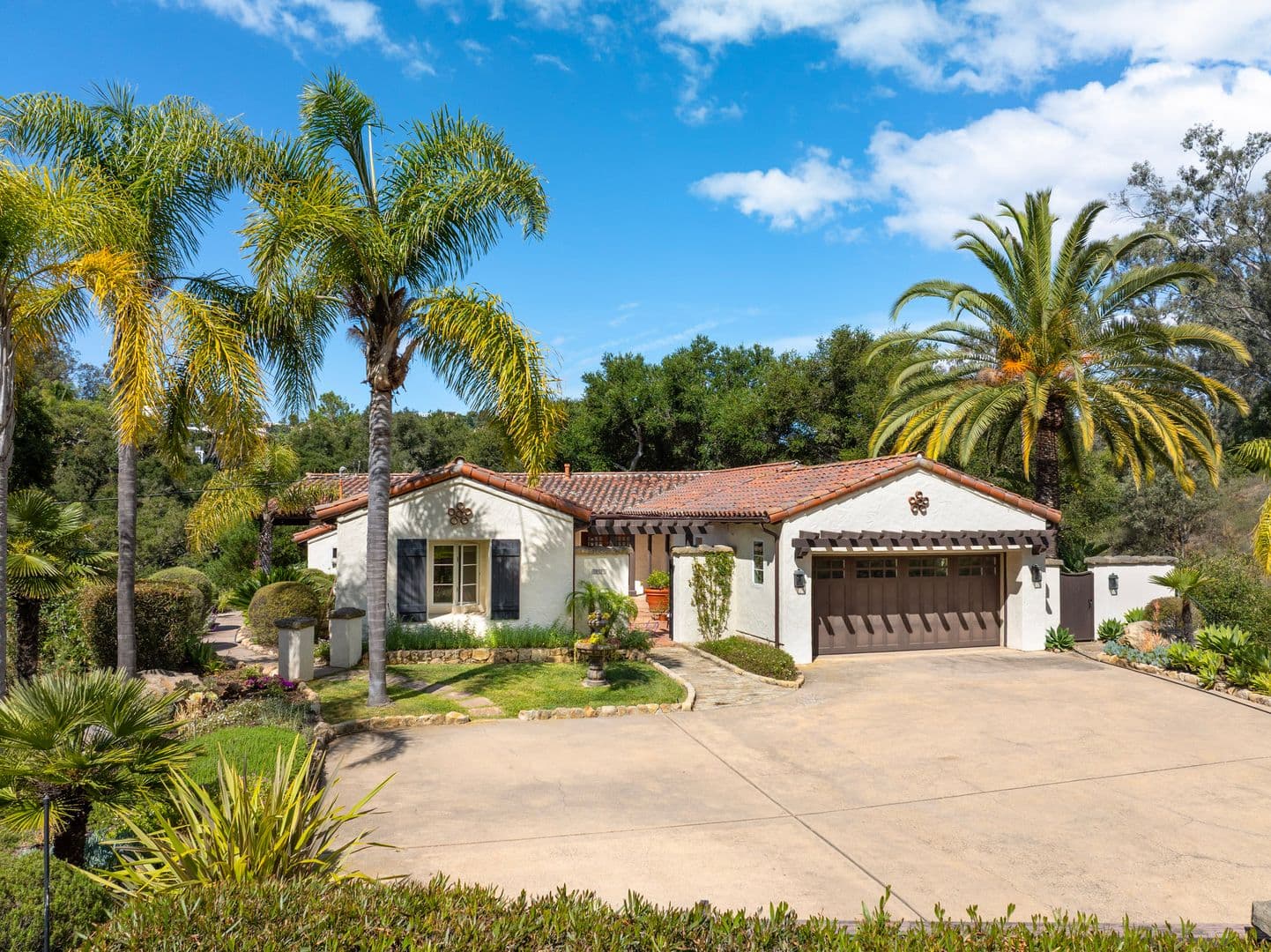 Montecito House: 655 Coyote Road