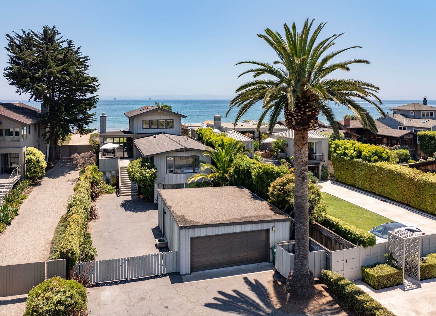 Carpinteria House: 4499 Del Mar Avenue