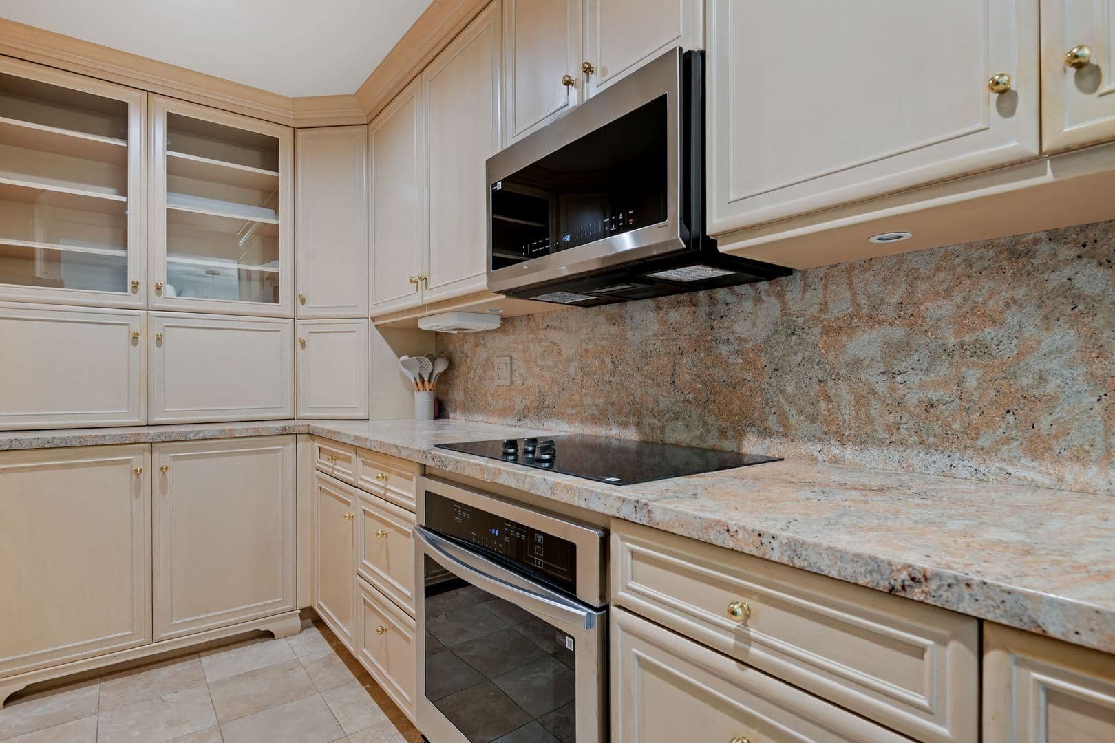 Montecito House: 1034 Fairway Road
