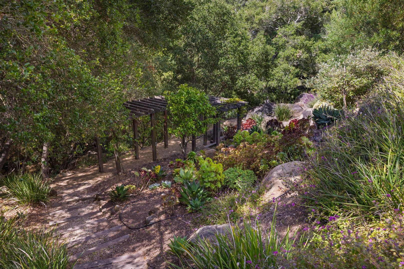 Montecito House: 655 Coyote Road