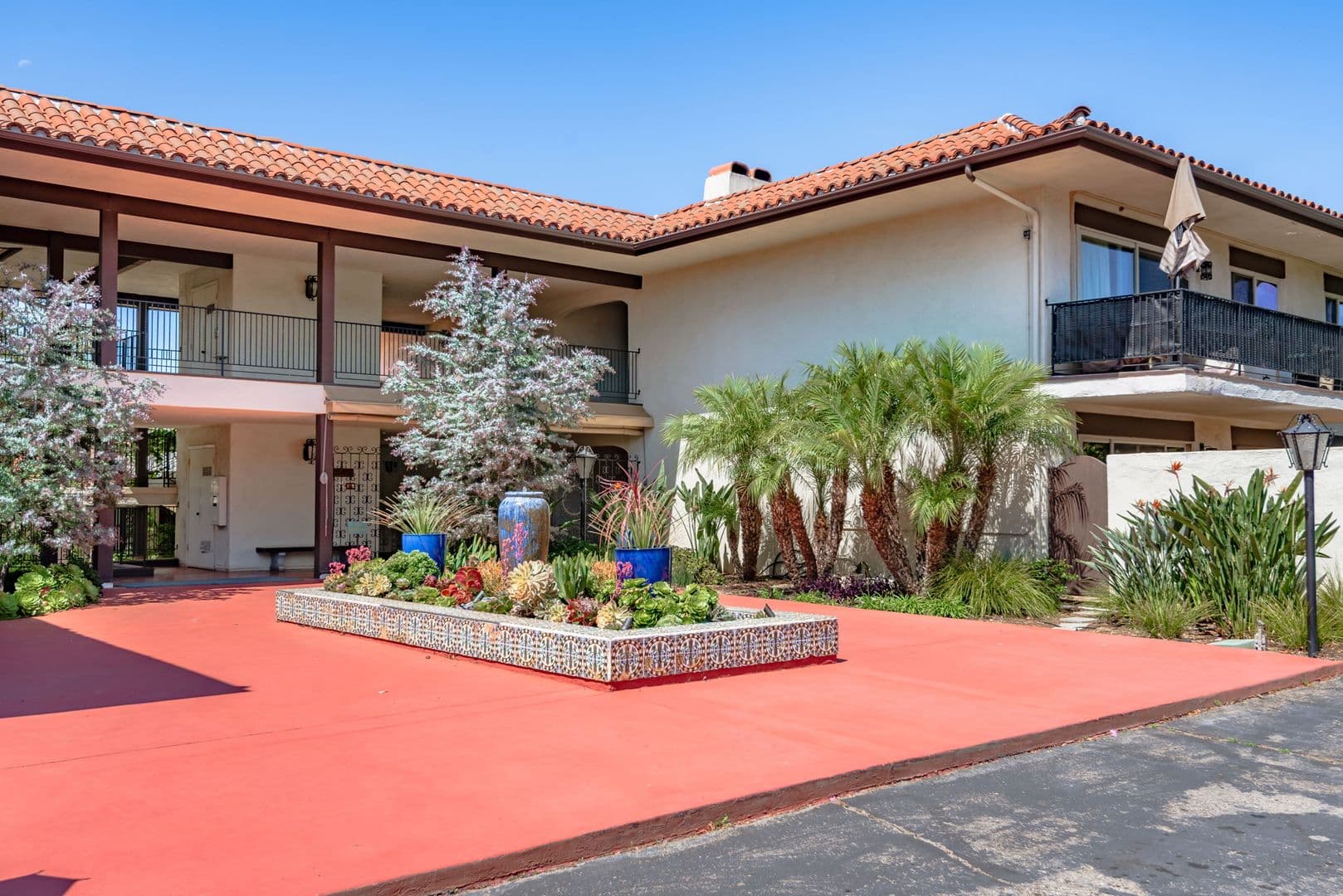Santa Barbara House: 2525 State Street Unit 15