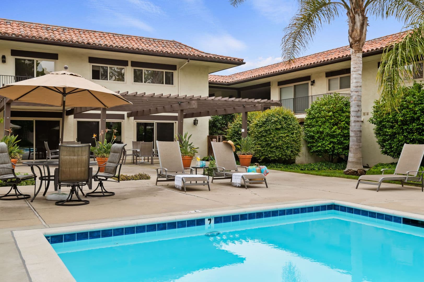 Santa Barbara House: 2525 State Street Unit 15