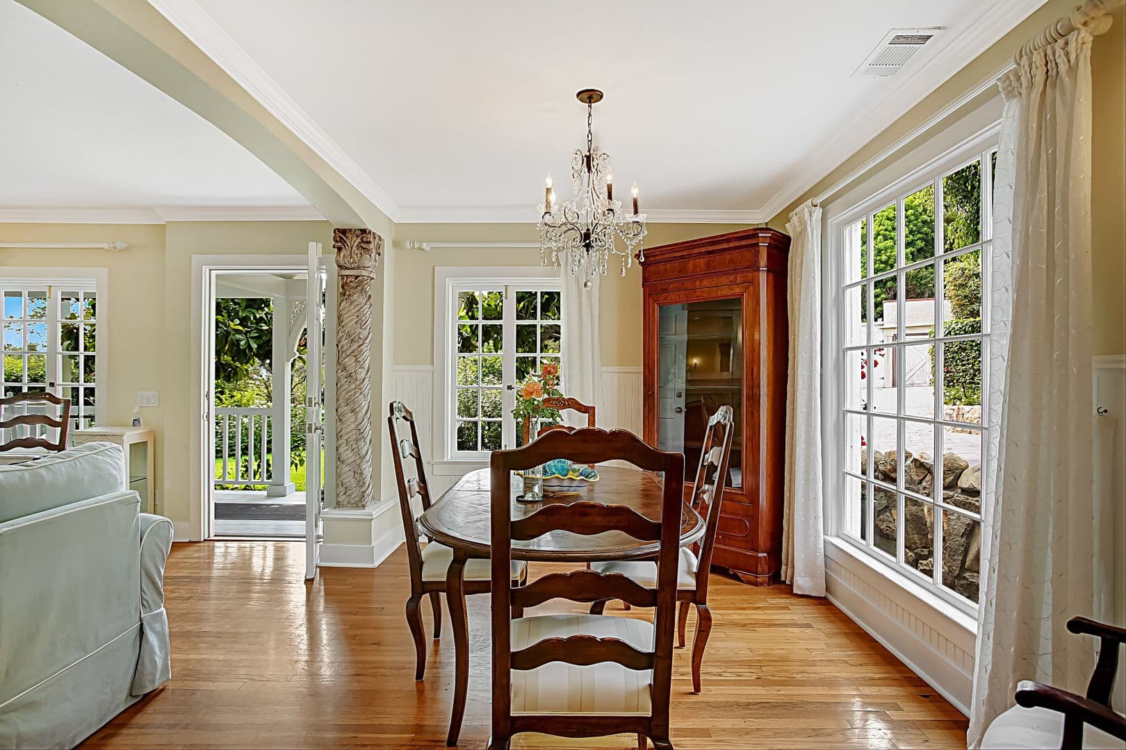 Santa Barbara House: 610 East Pedregosa Street