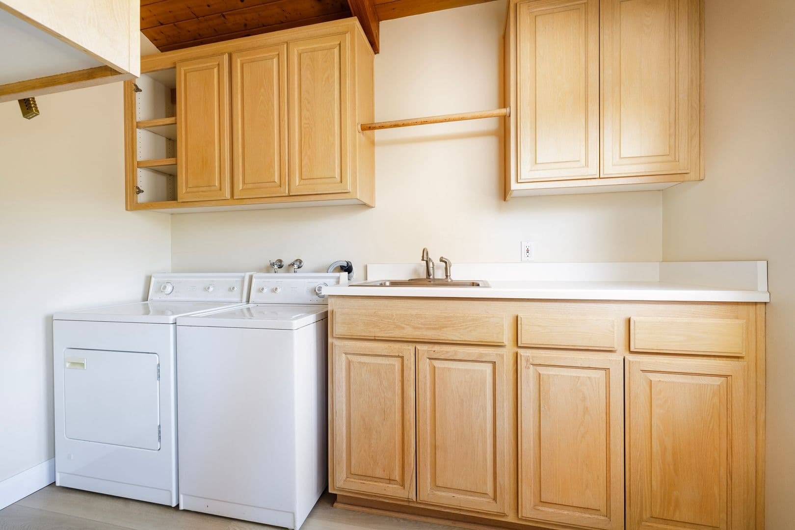 Carpinteria House: 4499 Del Mar Avenue