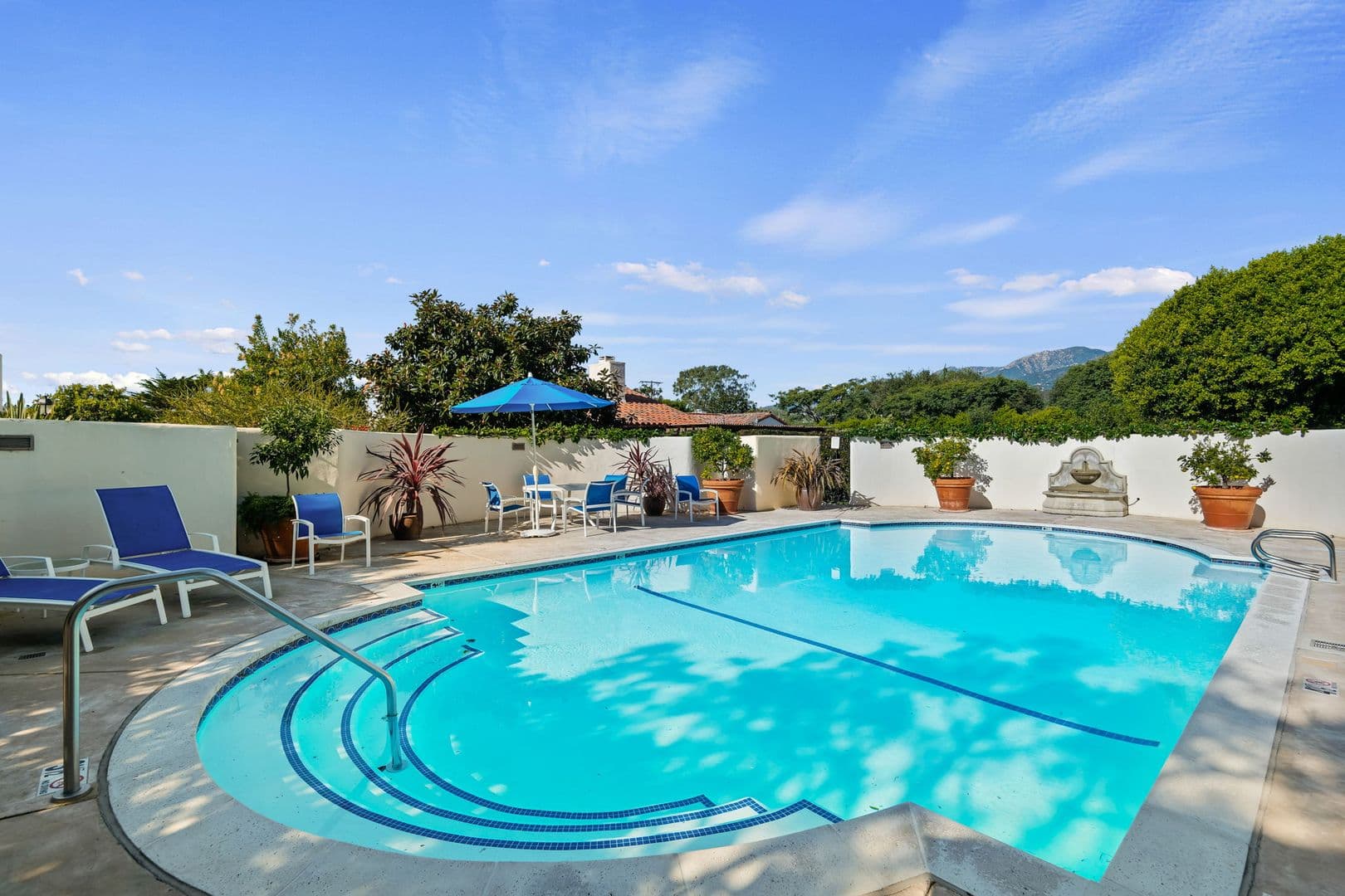 Montecito House: 1034 Fairway Road
