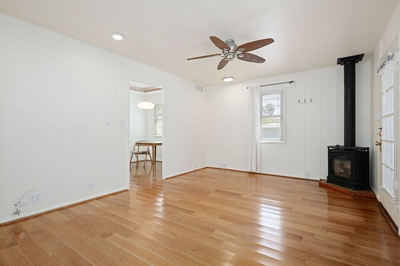 Santa Barbara House: 416 1/2 East Anapamu Street