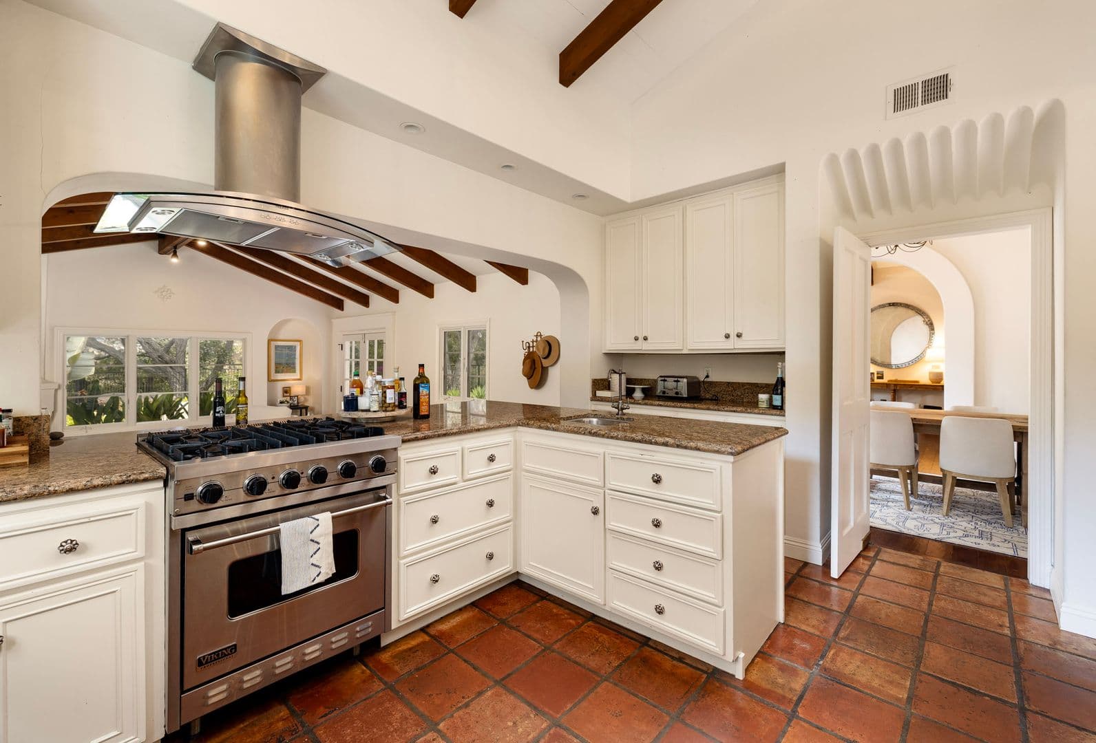 Montecito House: 655 Coyote Road