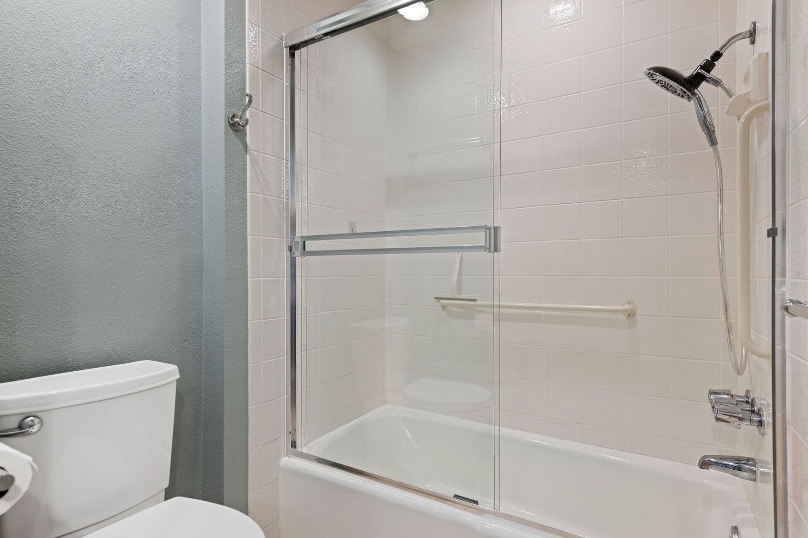 Santa Barbara House: 2525 State Street Unit 15