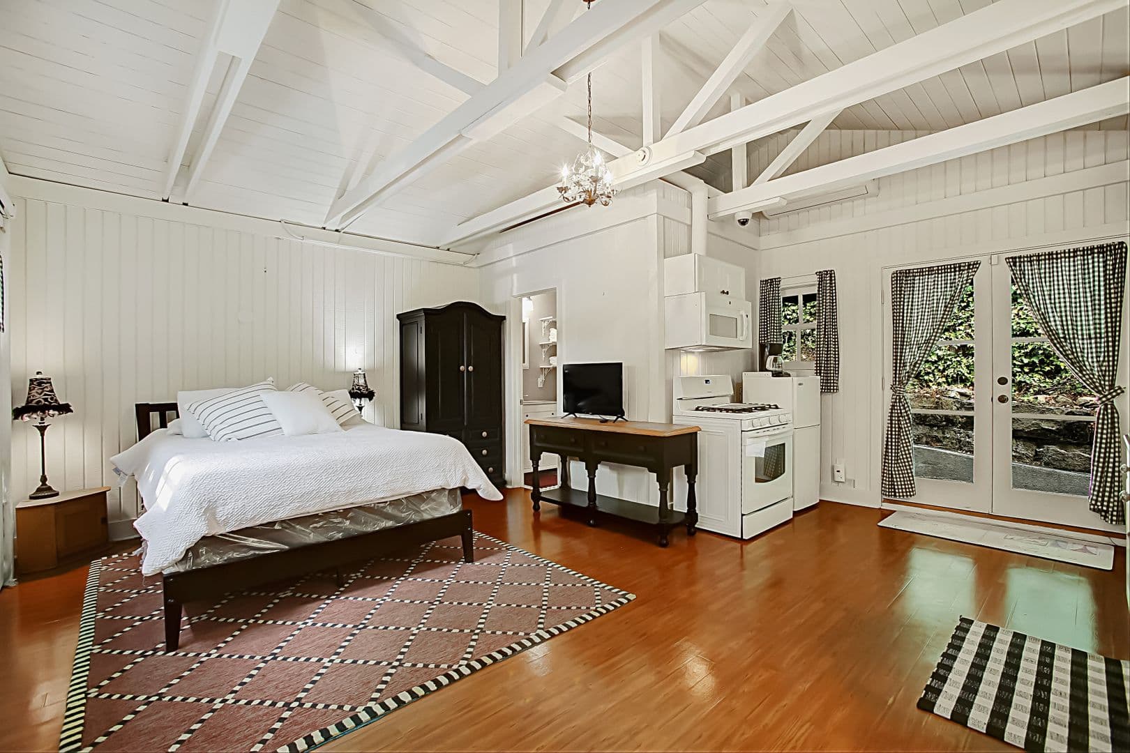 Santa Barbara House: 610 East Pedregosa Street