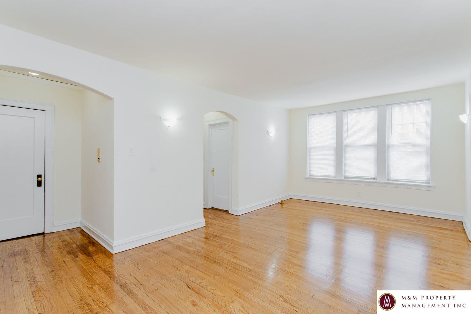 Oak Park Apartment: 437 S. Kenilworth
