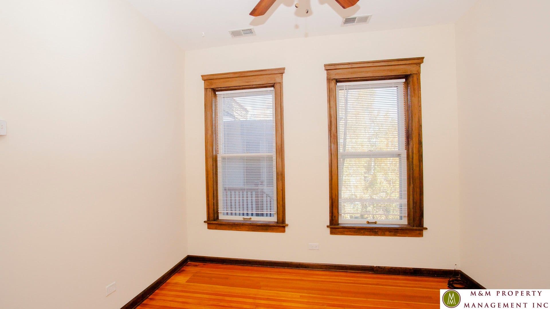 Oak Park Apartment: 112 Home Ave.