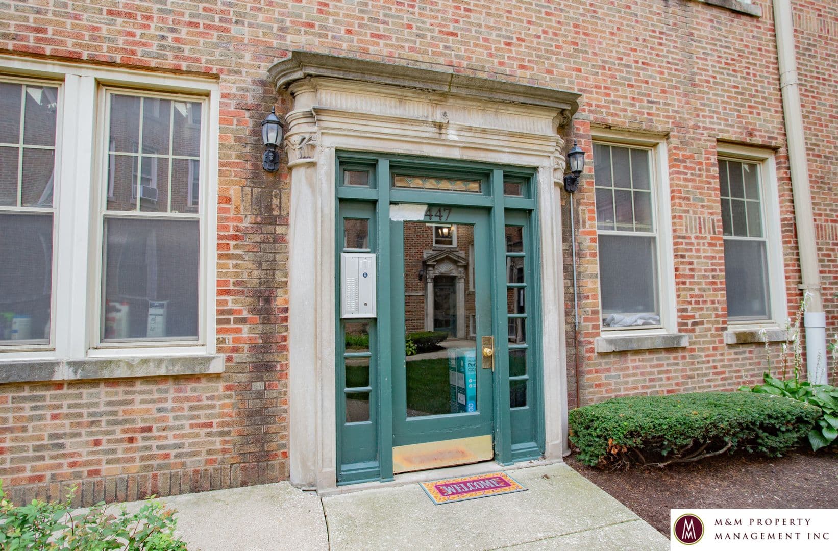 Oak Park Apartment: 437 S. Kenilworth