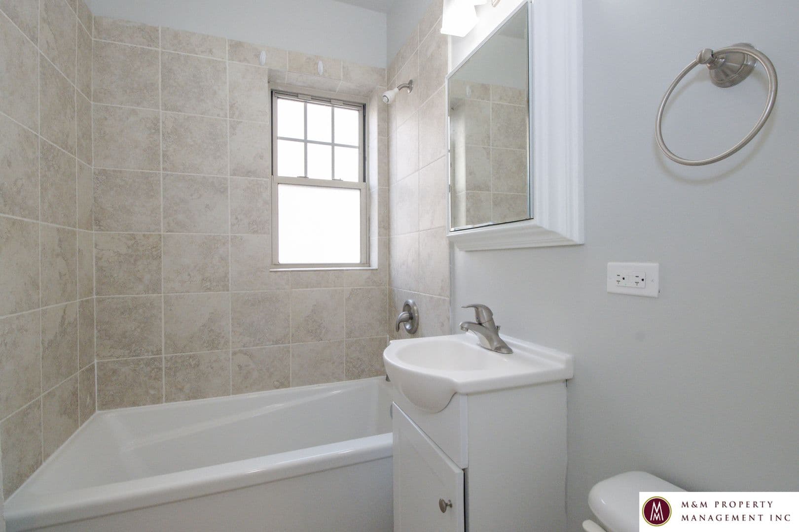 Oak Park Apartment: 1000 North Blvd