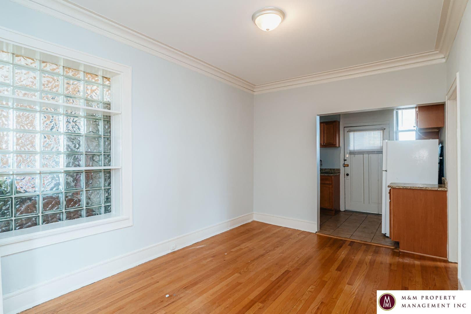 Oak Park Apartment: 440 N Austin Avenue