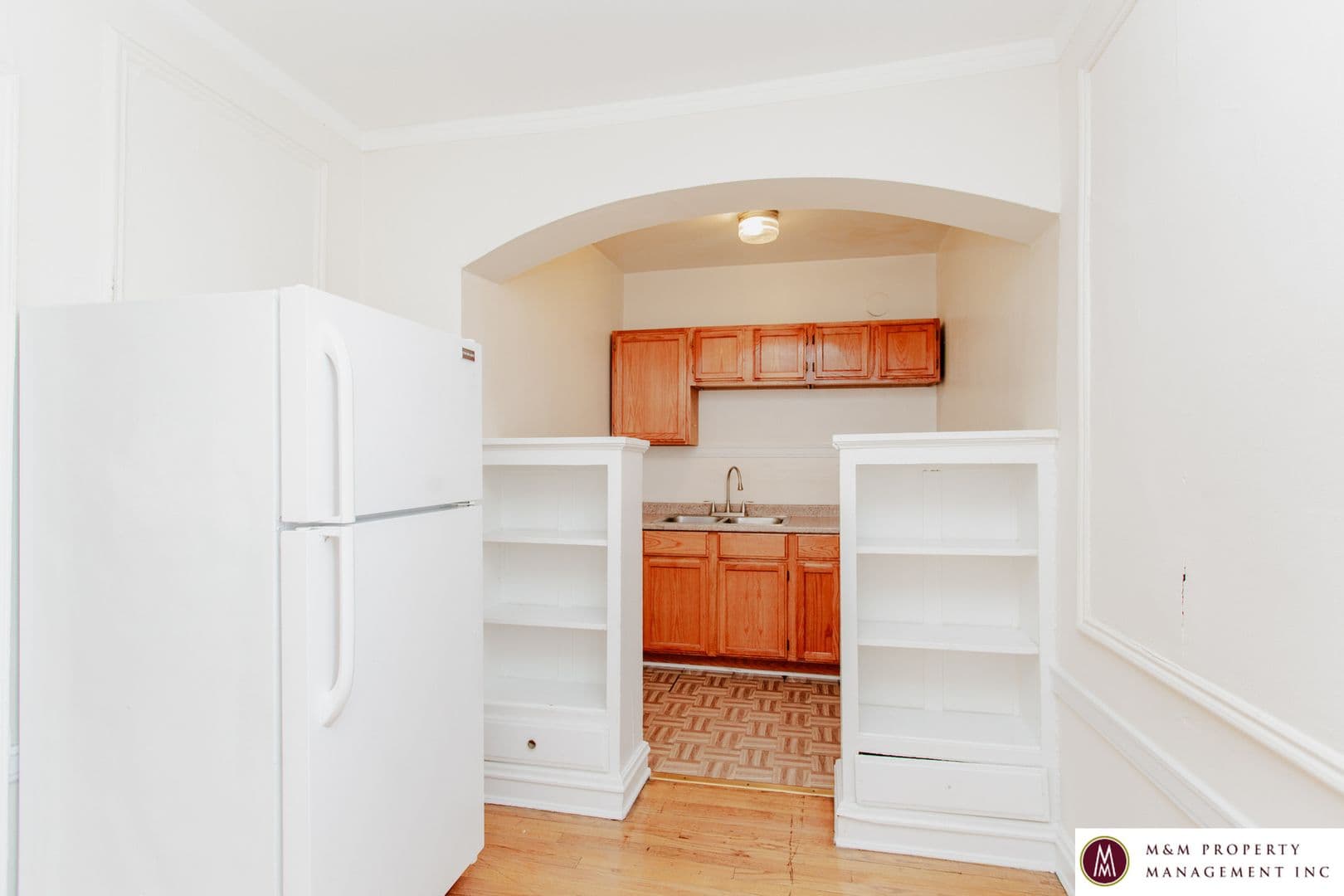 Oak Park Apartment: 437 S. Kenilworth