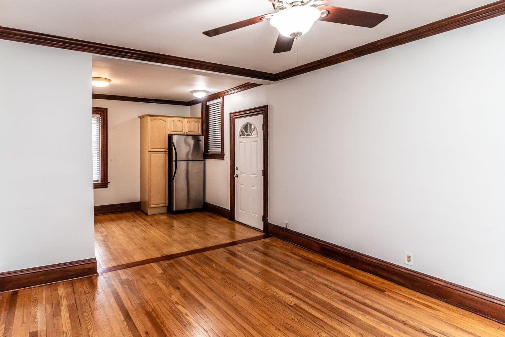 Oak Park Apartment: 628 Harrison