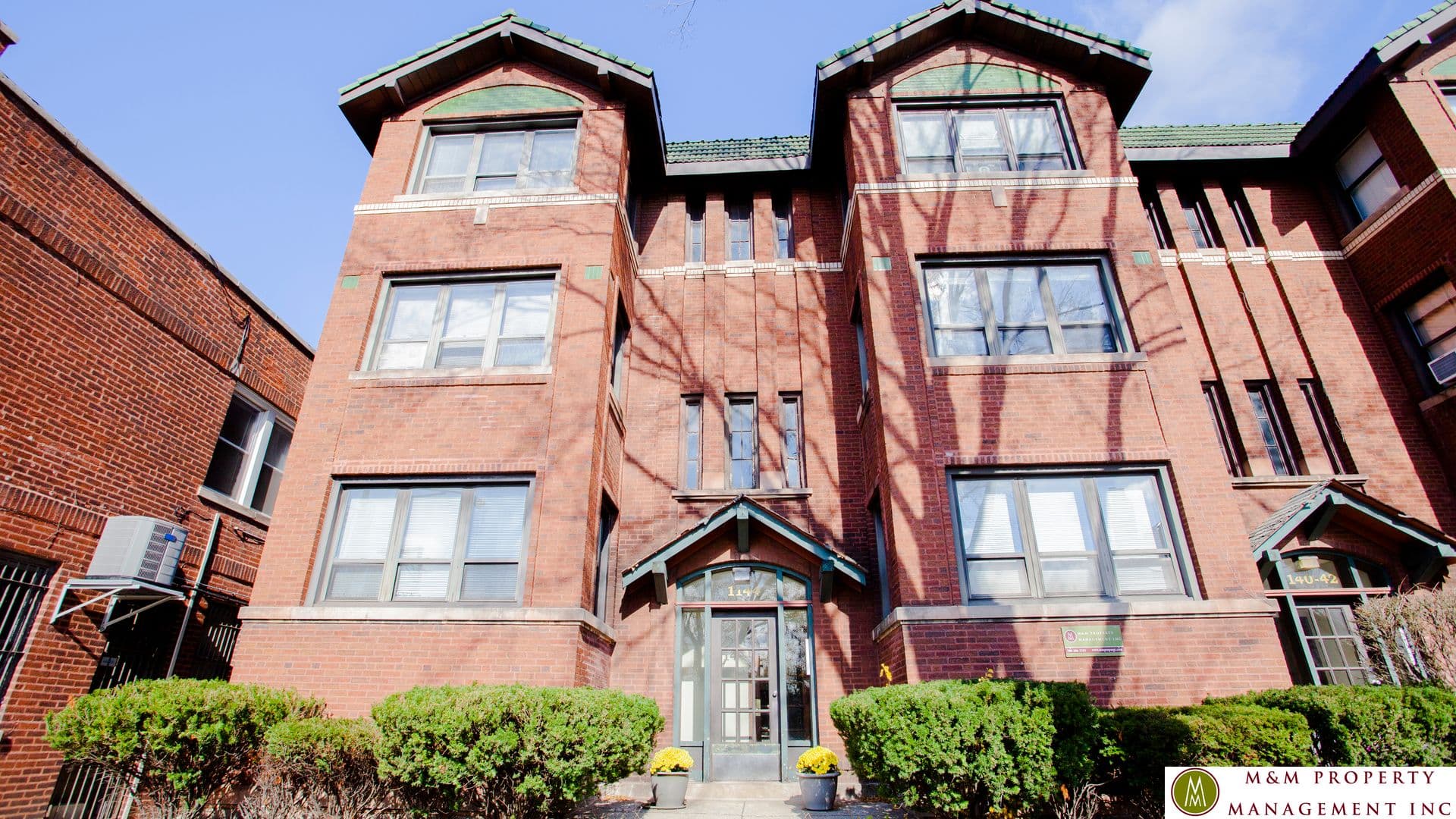Oak Park Apartment: 255 S. Maple