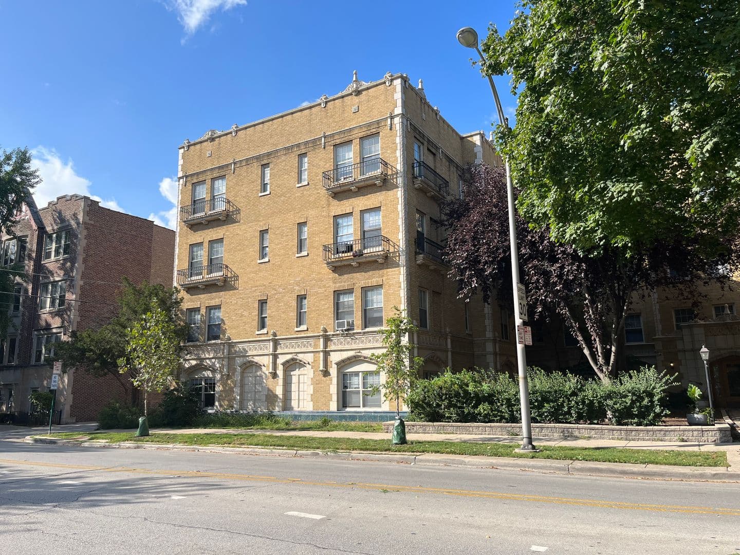 Oak Park Apartment: 1116 Washington BLVD