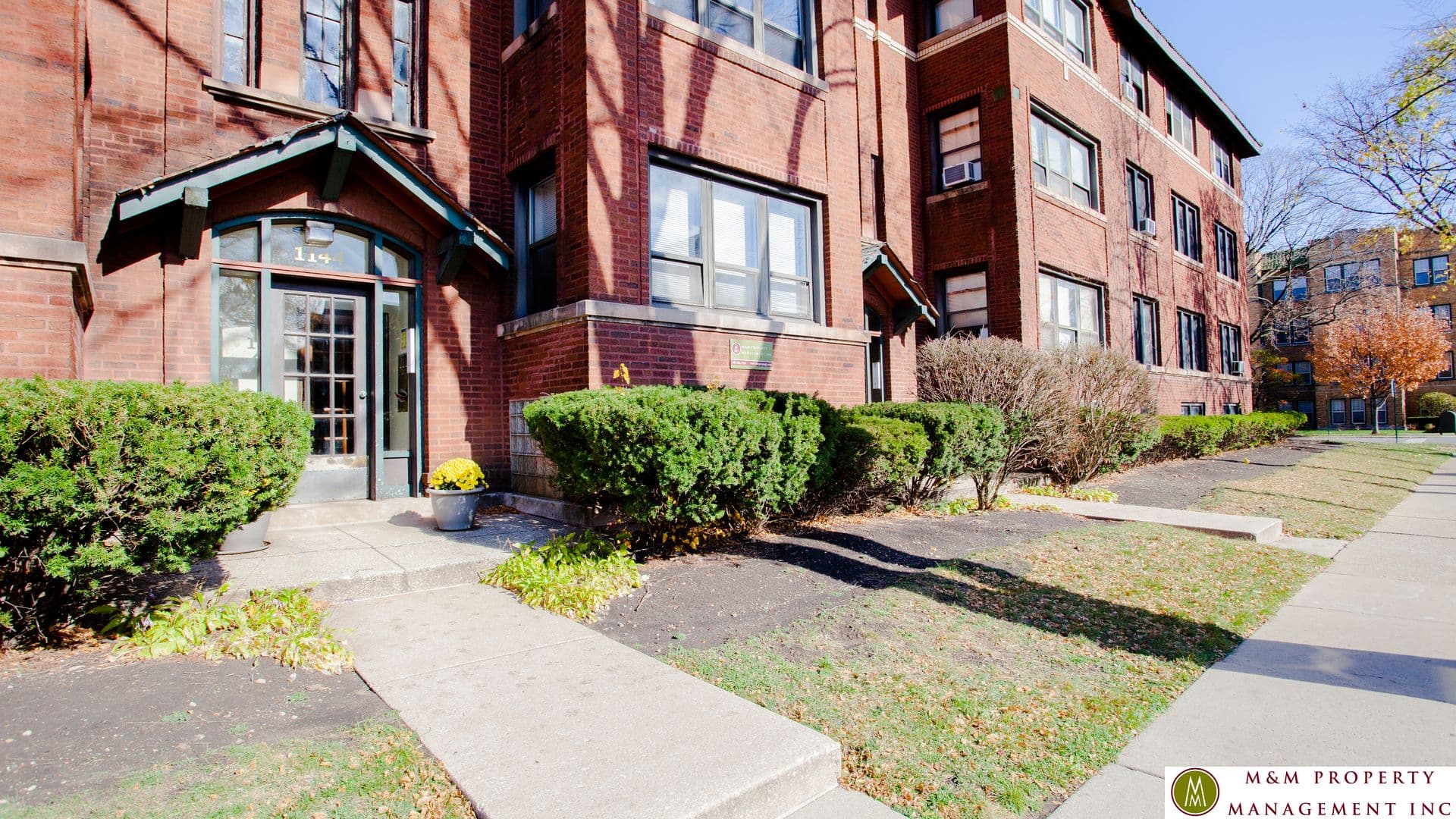 Oak Park Apartment: 255 S. Maple