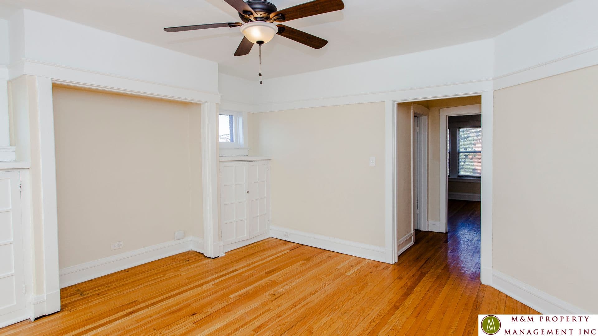 Oak Park Apartment: 255 S. Maple