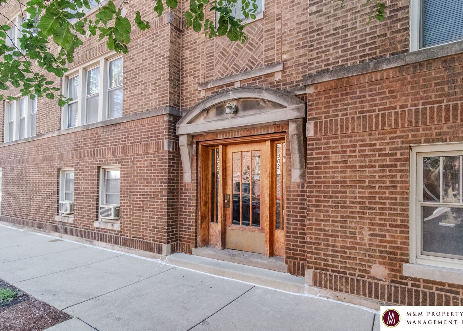Oak Park Apartment: 327 Harrison