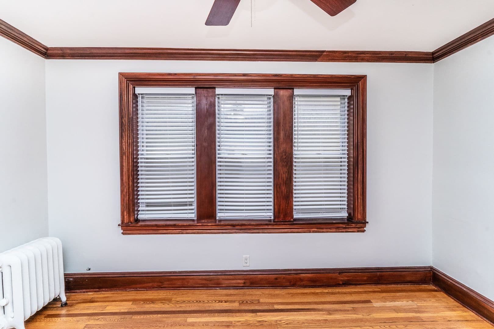 Oak Park Apartment: 628 Harrison