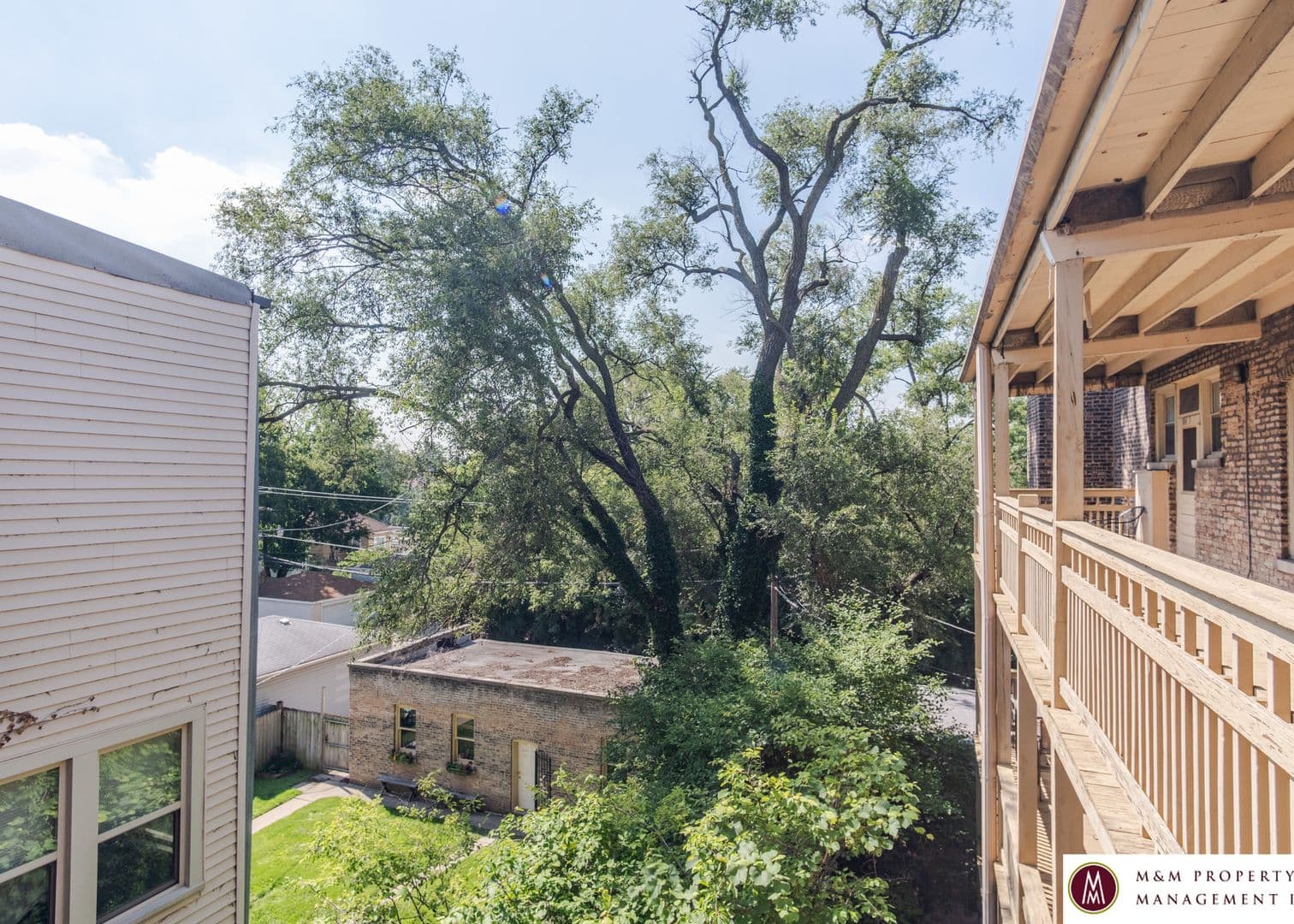 Oak Park Apartment: 327 Harrison