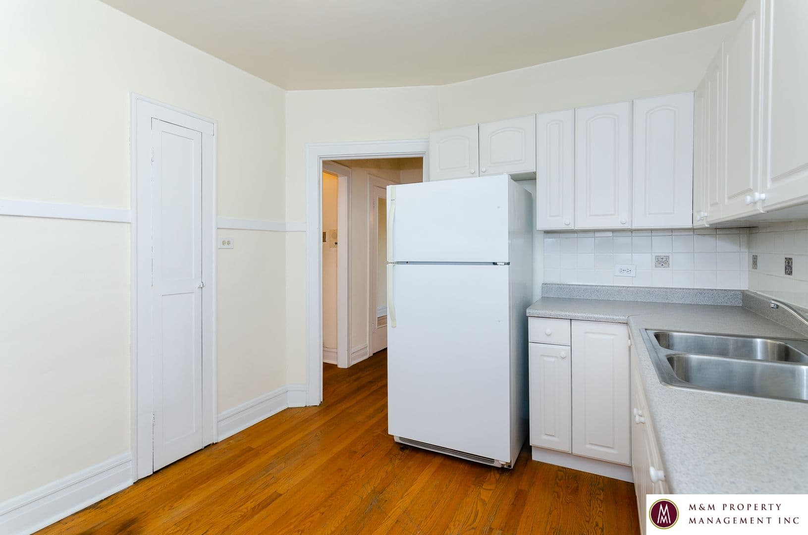 Oak Park Apartment: 319 Harrison