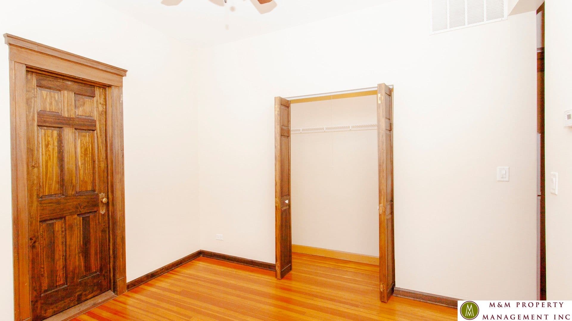 Oak Park Apartment: 112 Home Ave.