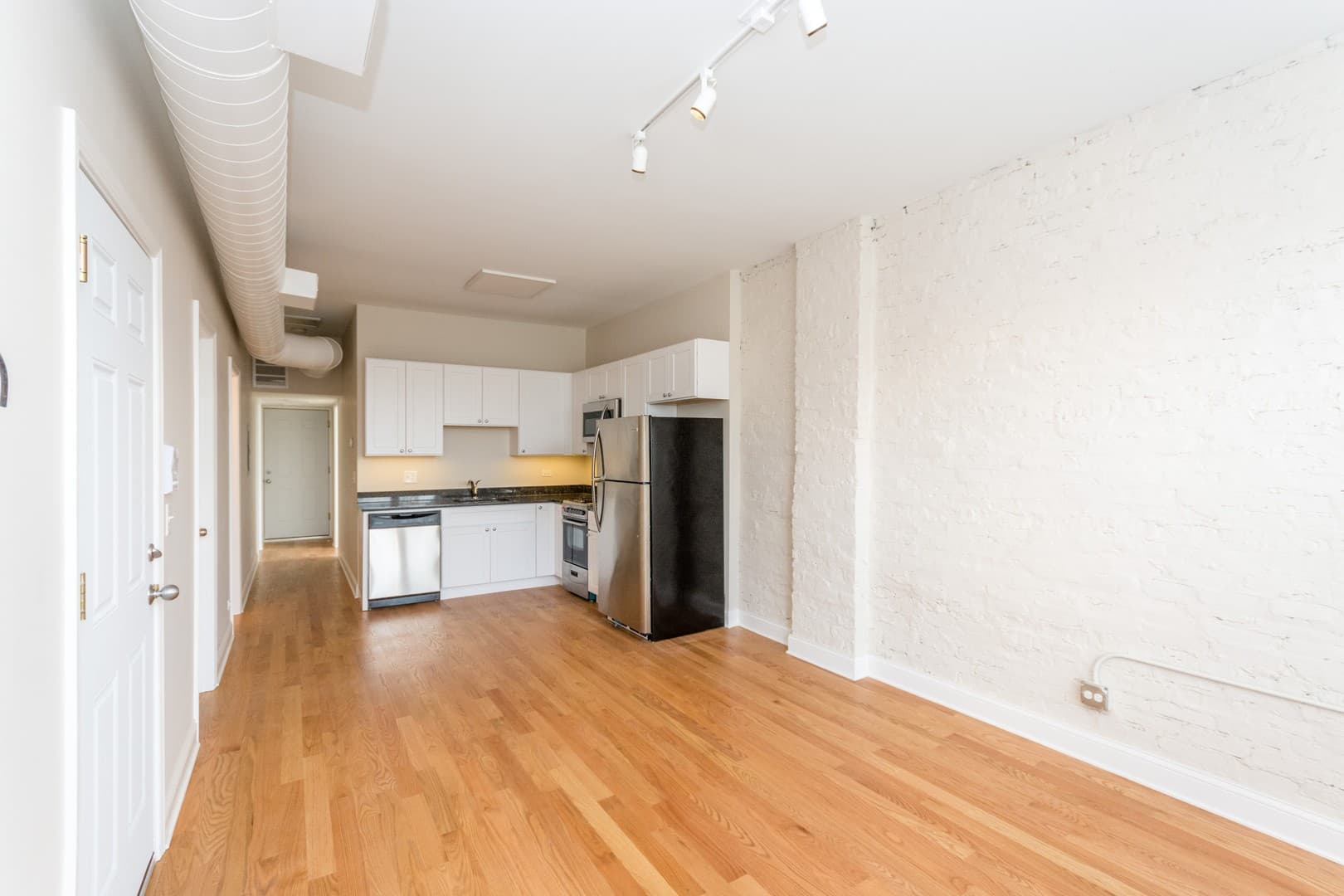 Chicago Apartment: 915 Aberdeen St