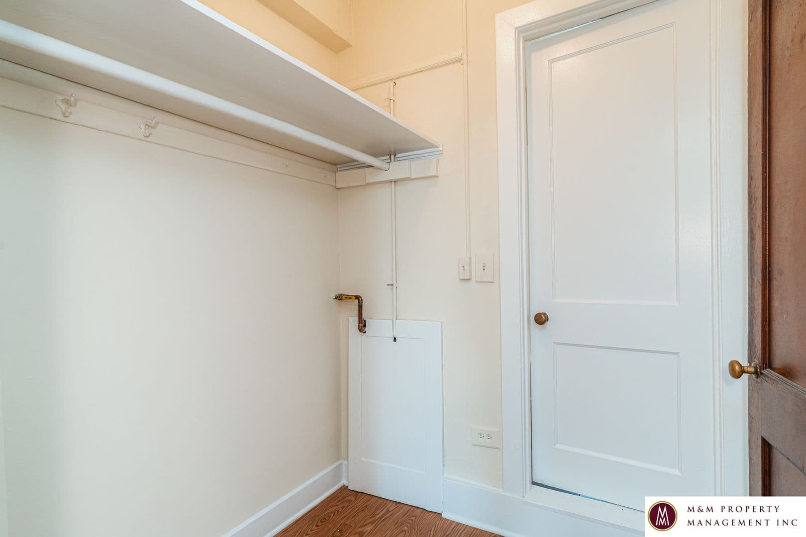 Oak Park Apartment: 817 S. Oak Park Ave.