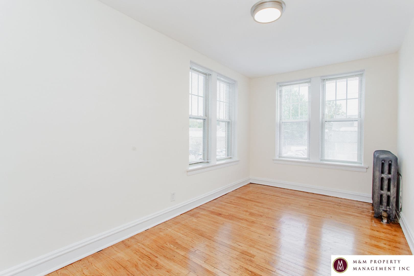 Oak Park Apartment: 437 S. Kenilworth