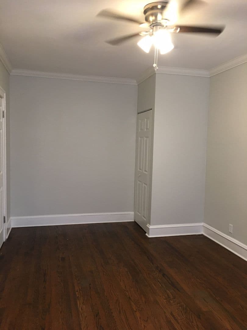 Oak Park Apartment: 628 Harrison