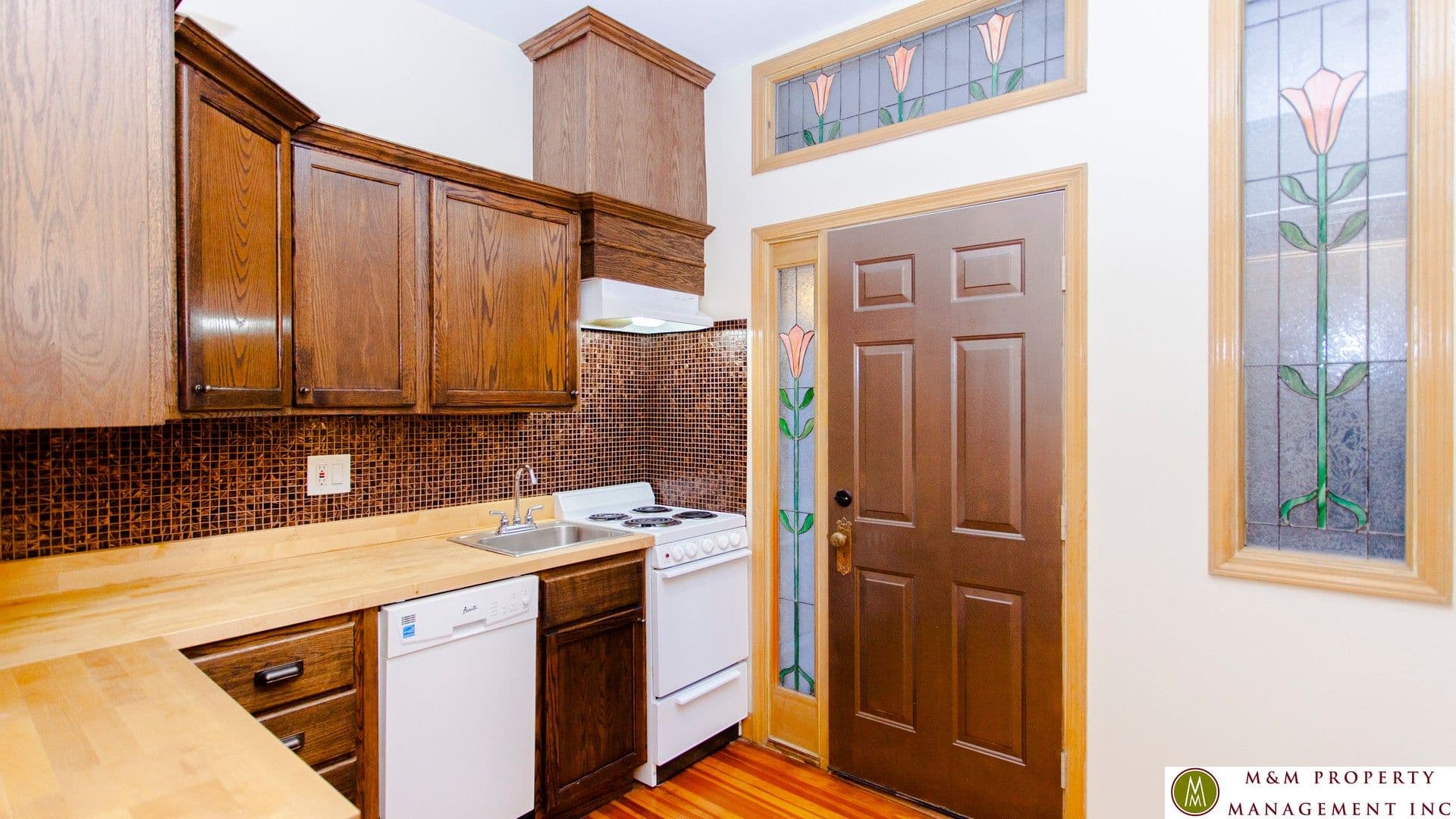 Oak Park Apartment: 112 Home Ave.