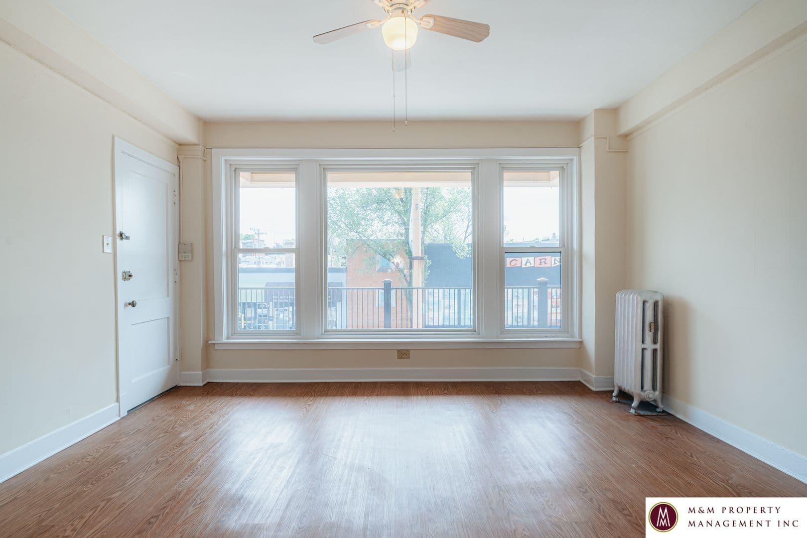 Oak Park Apartment: 817 S. Oak Park Ave.