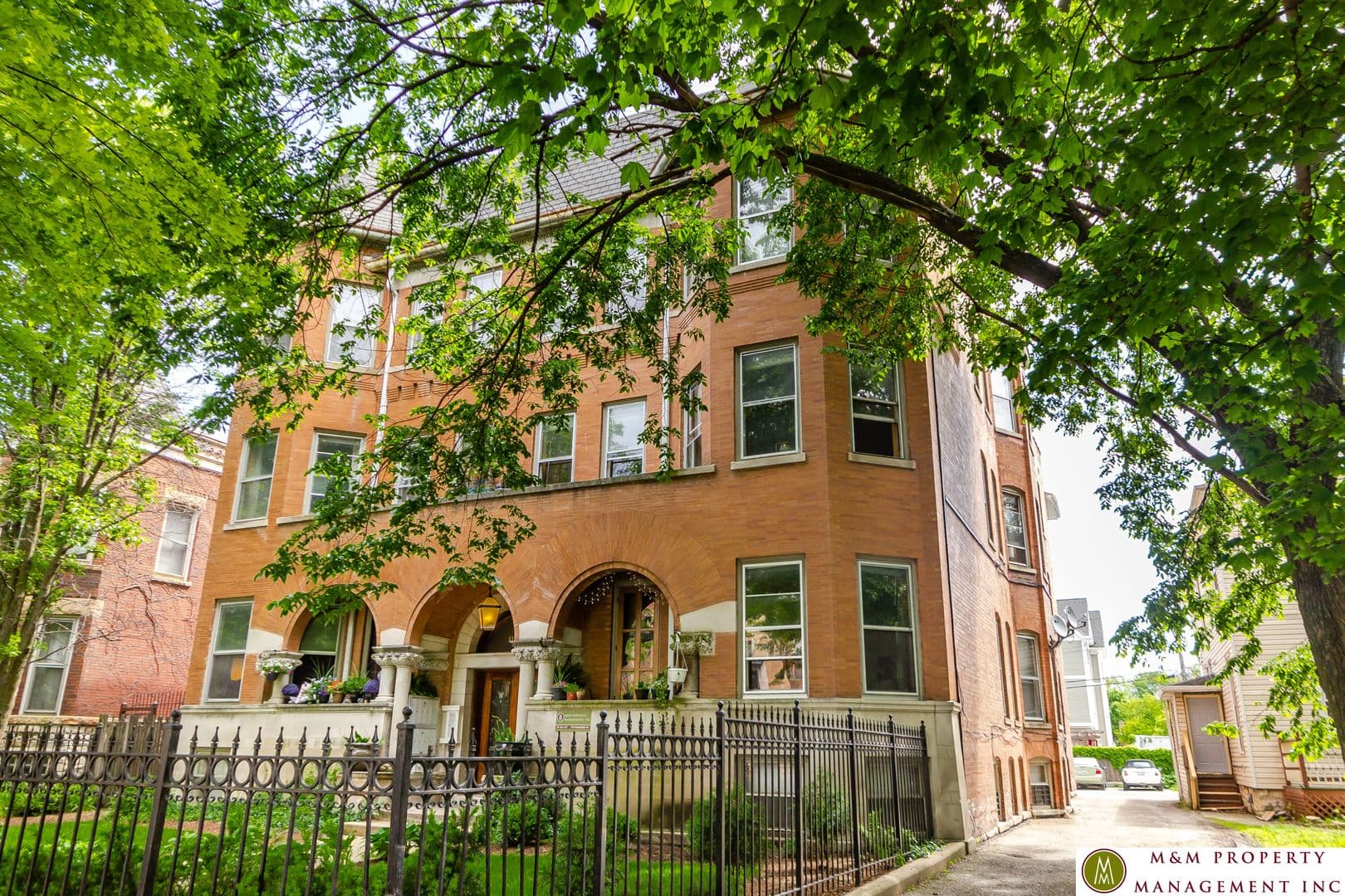 Oak Park Apartment: 112 Home Ave.