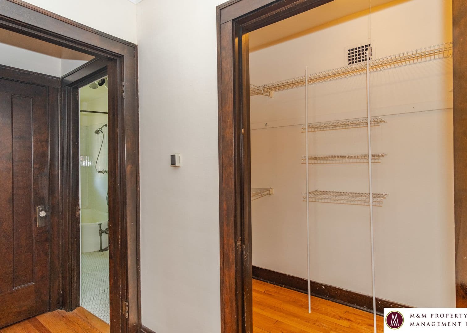 Oak Park Apartment: 327 Harrison